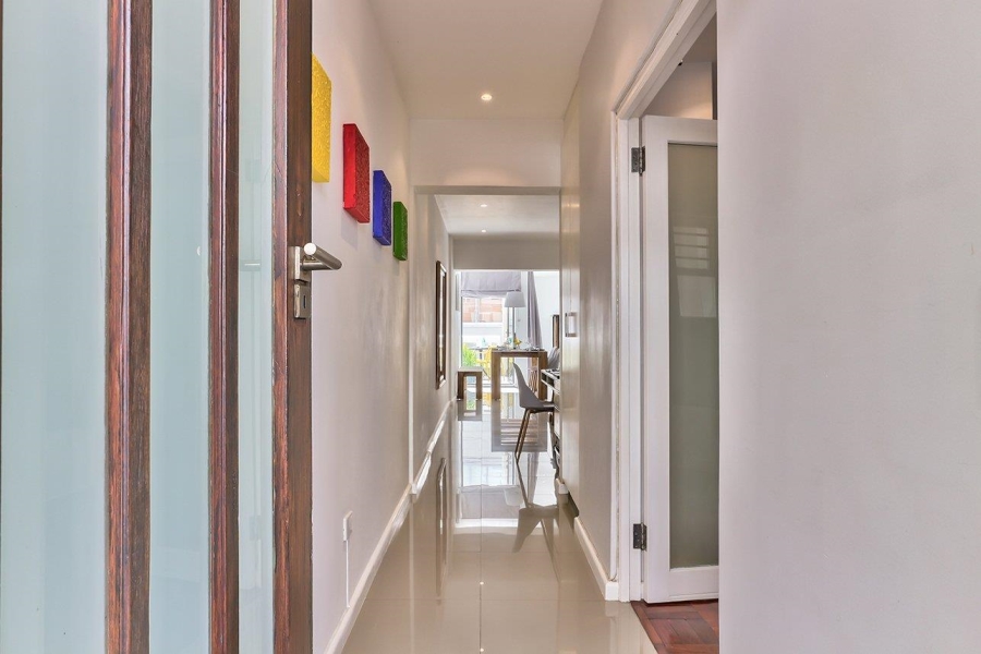 1 Bedroom Property for Sale in Sea Point Western Cape